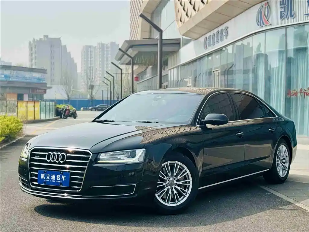 Audi A8 2015 — фото 1