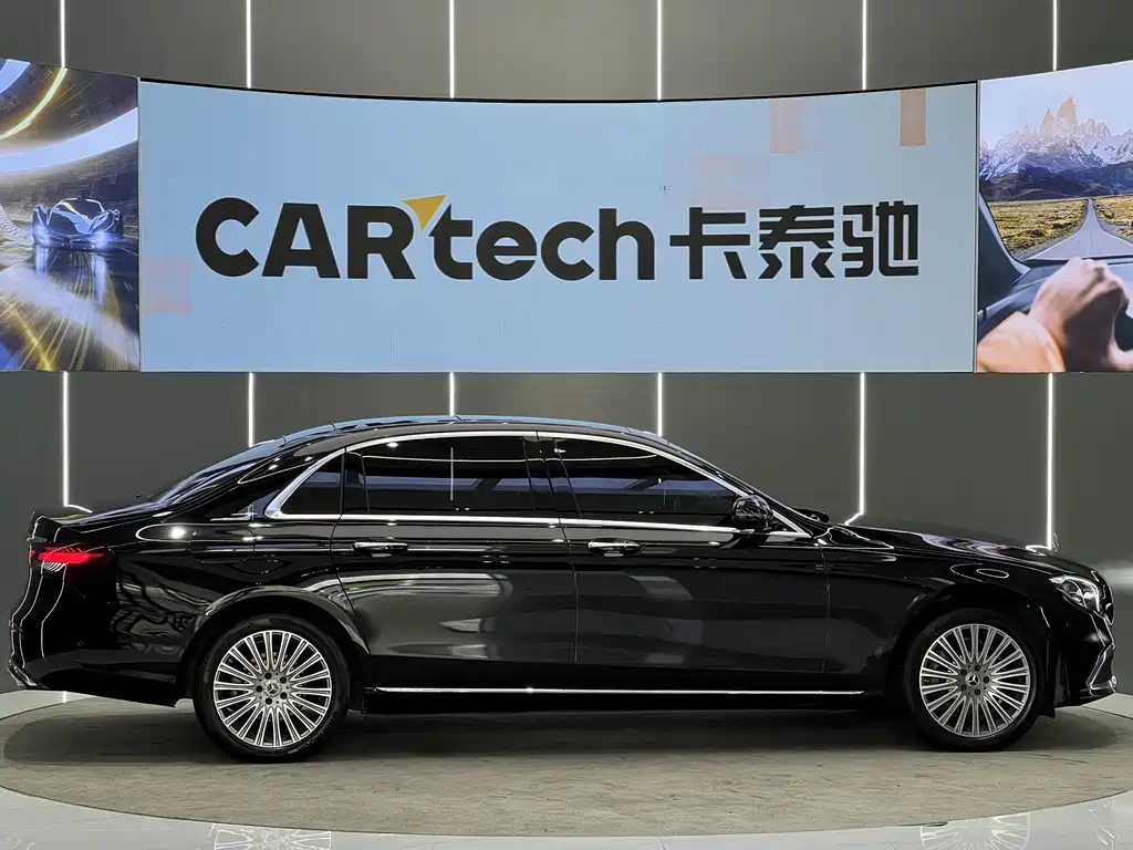 Mercedes-Benz E-Class 2023 — фото 18