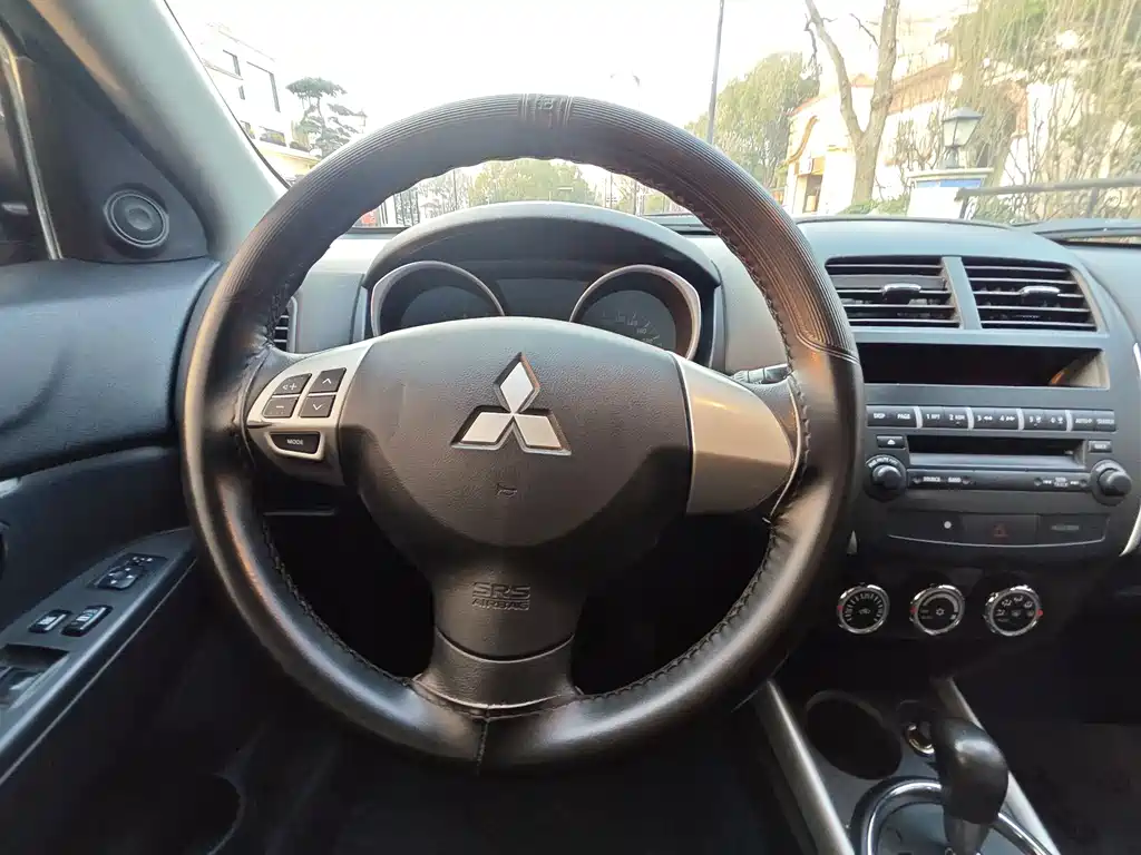 Mitsubishi ASX 2015 — фото 12