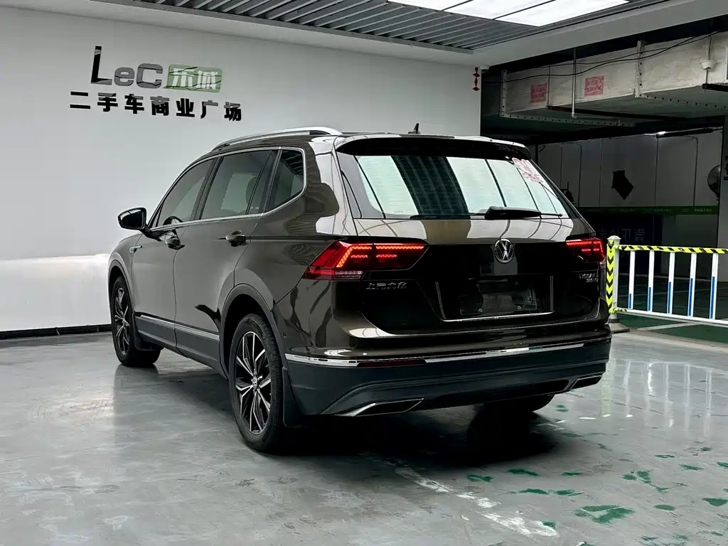 Volkswagen Tiguan L 2017 — фото 14