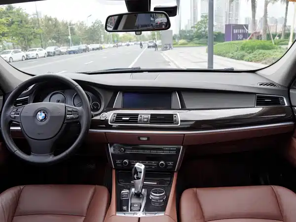 BMW 5 Series GT 2013