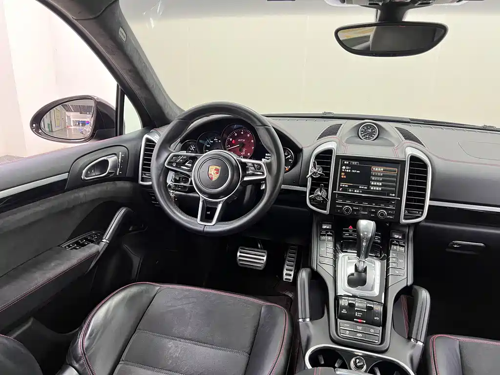 Porsche Cayenne 2016 — фото 21