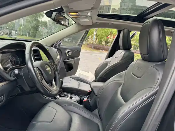 Jeep Cherokee 2016