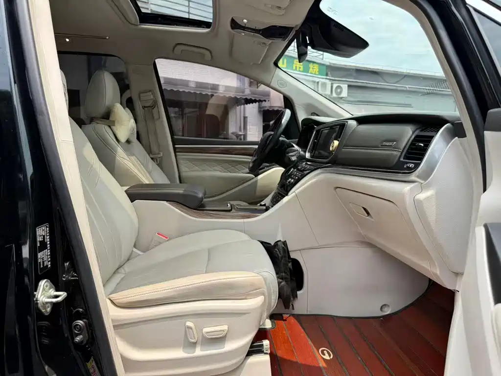 GAC Motor Trumpchi M8 2018 — фото 8