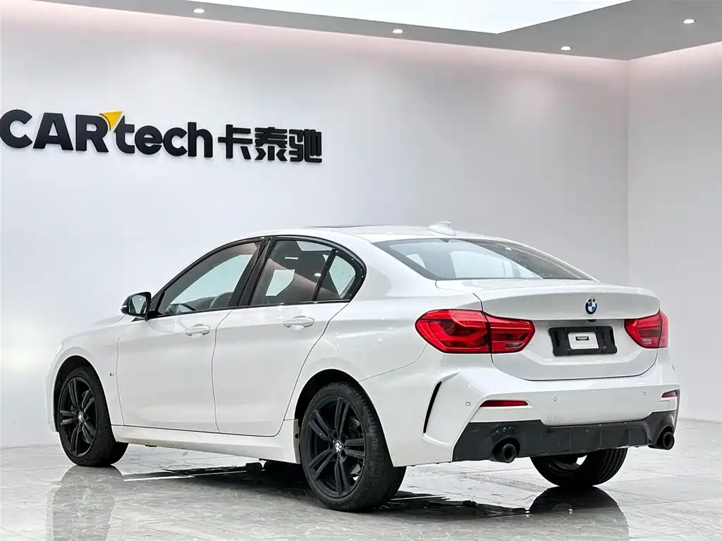 BMW 1 Series 2022 — фото 3