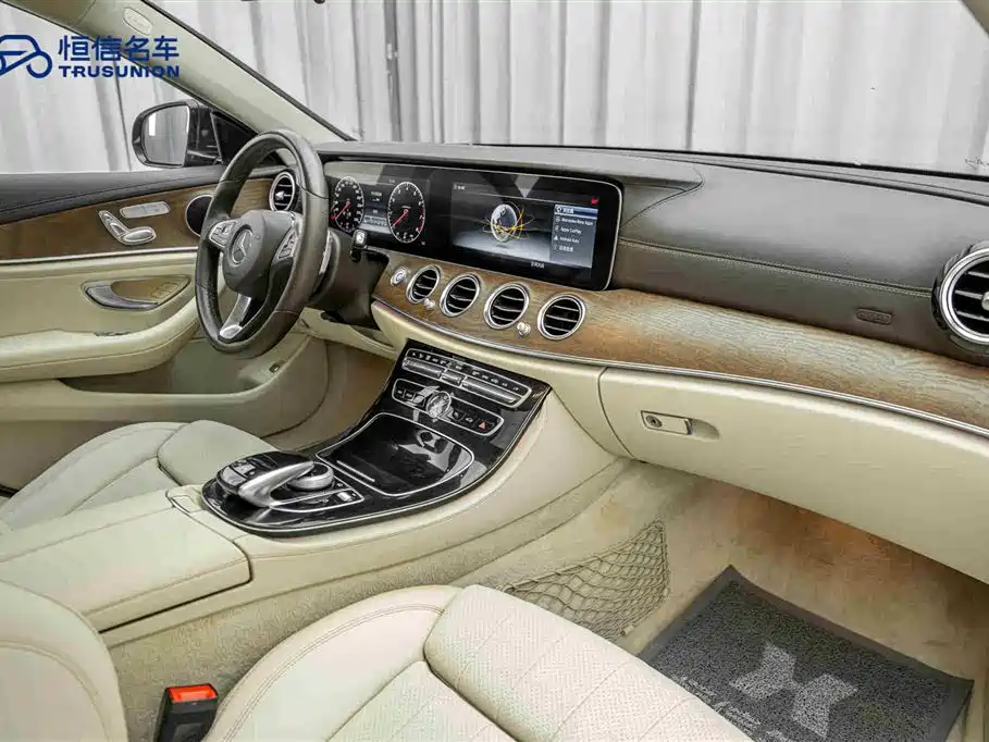 Mercedes-Benz E-Class 2017 — фото 14