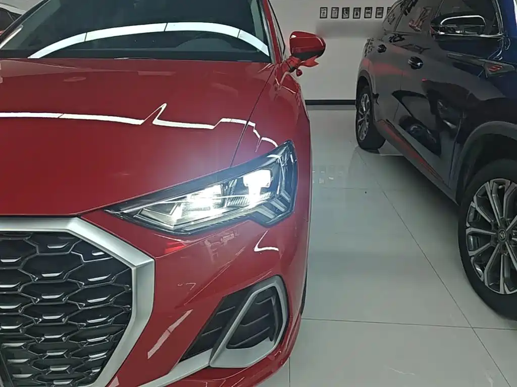 Audi Q3 Sportback 2021 — фото 24