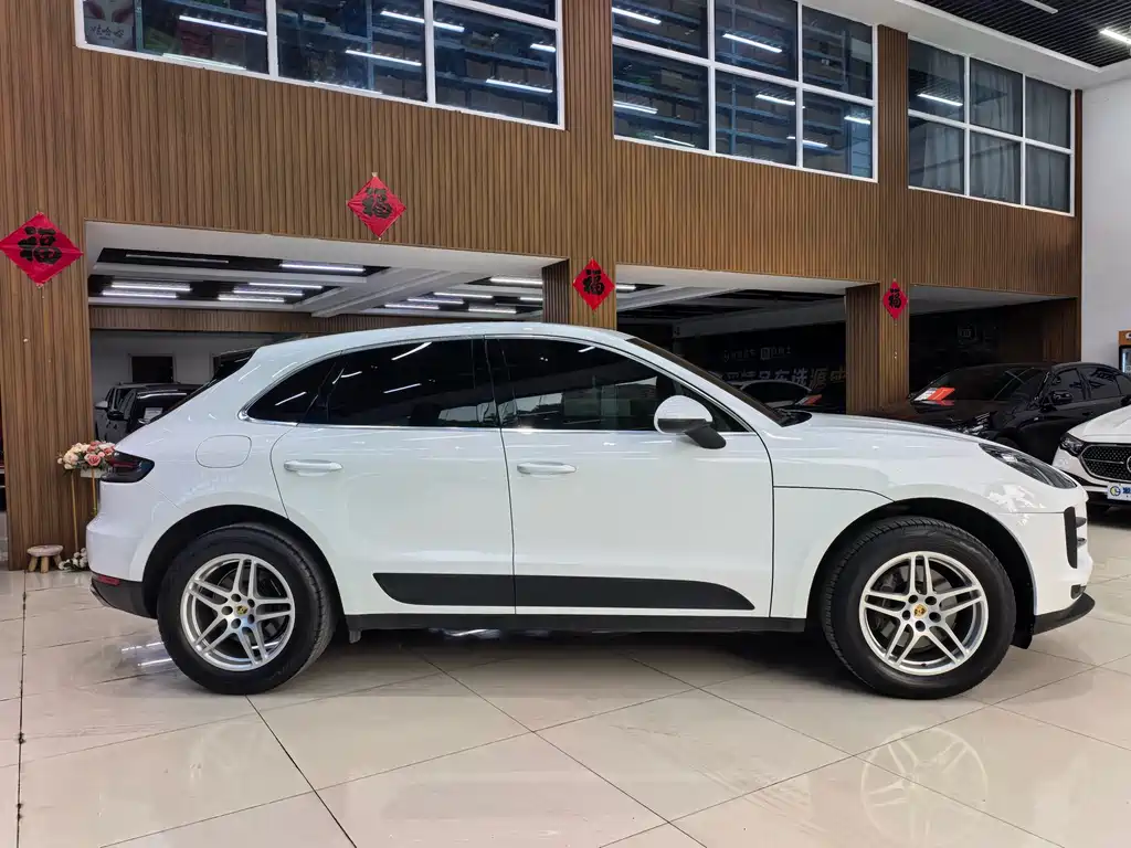 Porsche Macan 2021 — фото 12