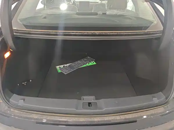 Hongqi E-QM5 2026