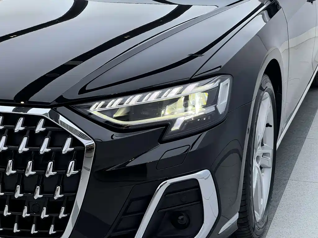 Audi A8 2022 — фото 8