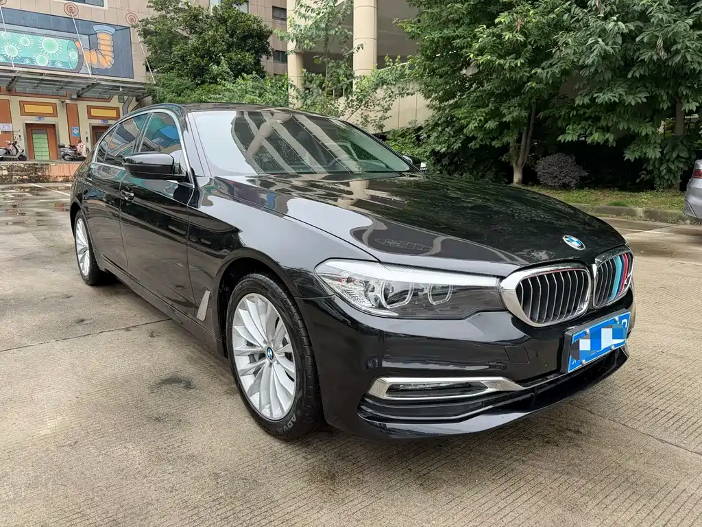 BMW 5 Series 2019 — фото 3