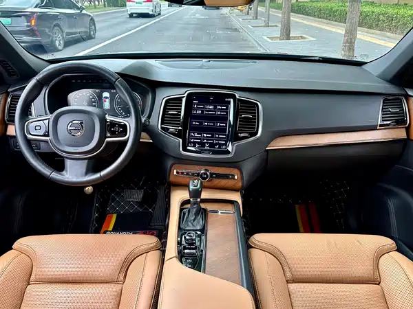 Volvo XC90 2017