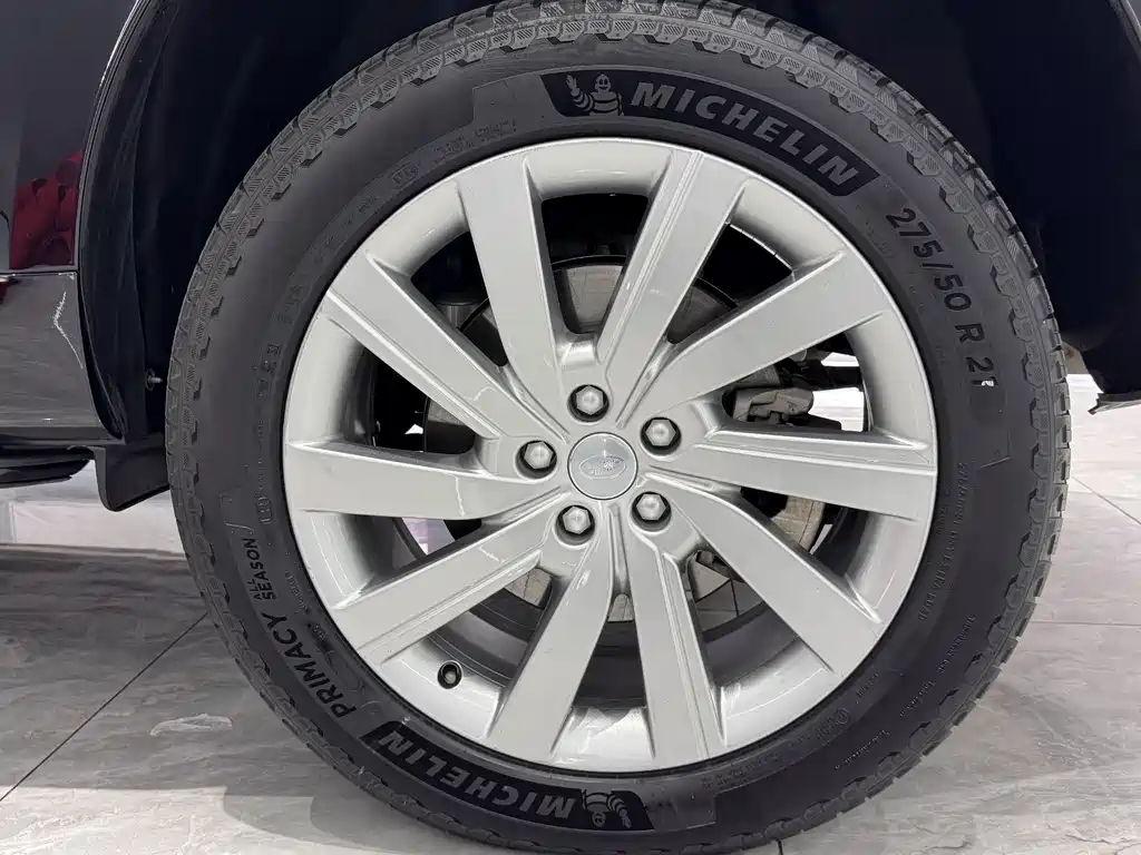 Land Rover Range Rover 2023 — фото 11