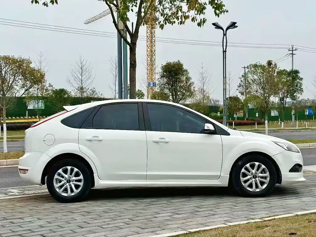 Ford Focus 2015 — фото 6