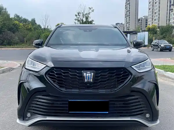 Toyota Crown Kluger 2022