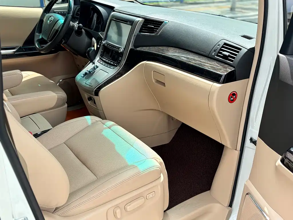 Toyota Alphard 2015 — фото 8