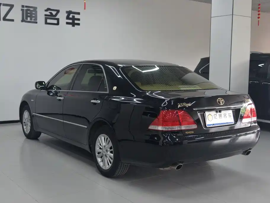 Toyota Crown 2006 — фото 19