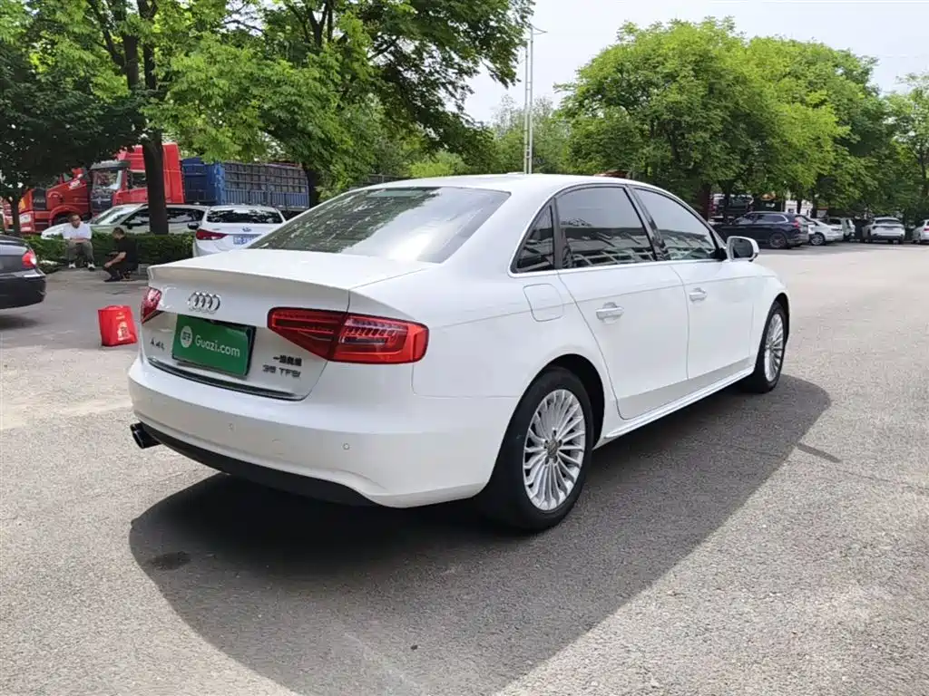 Audi A4L 2016 — фото 7