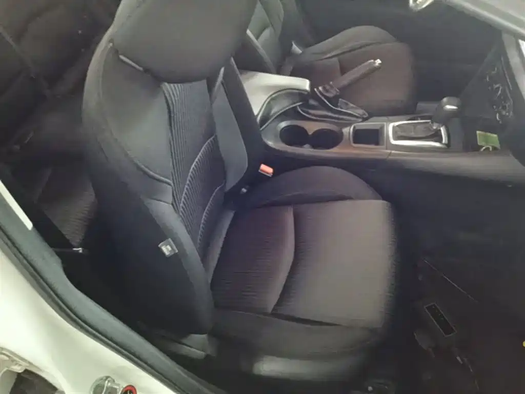Mazda 3 Axela 2016 — фото 25