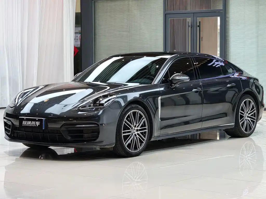 Porsche Panamera 2021