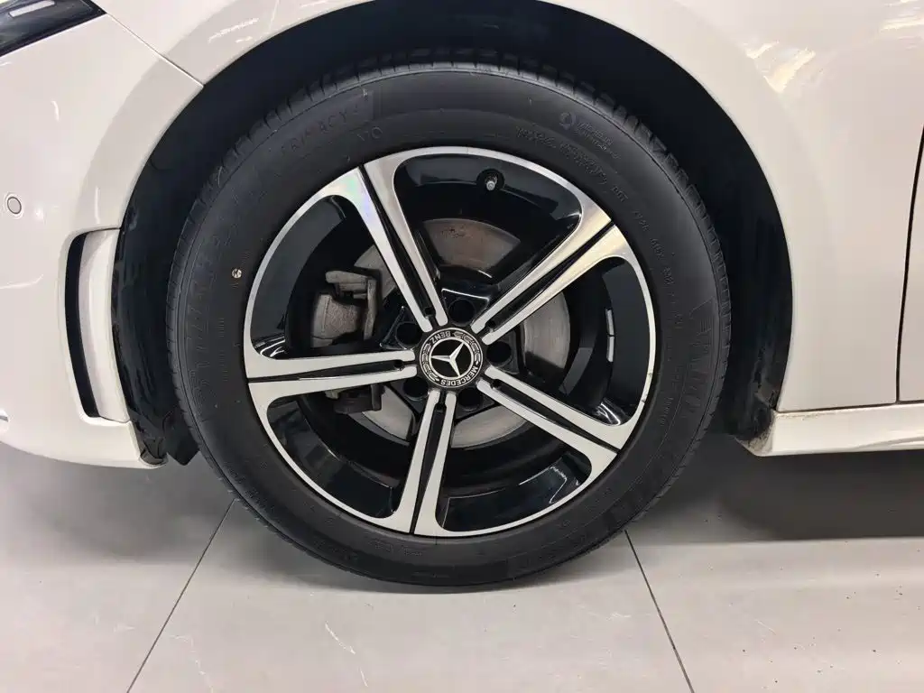 Mercedes-Benz A-Class 2022 — фото 10