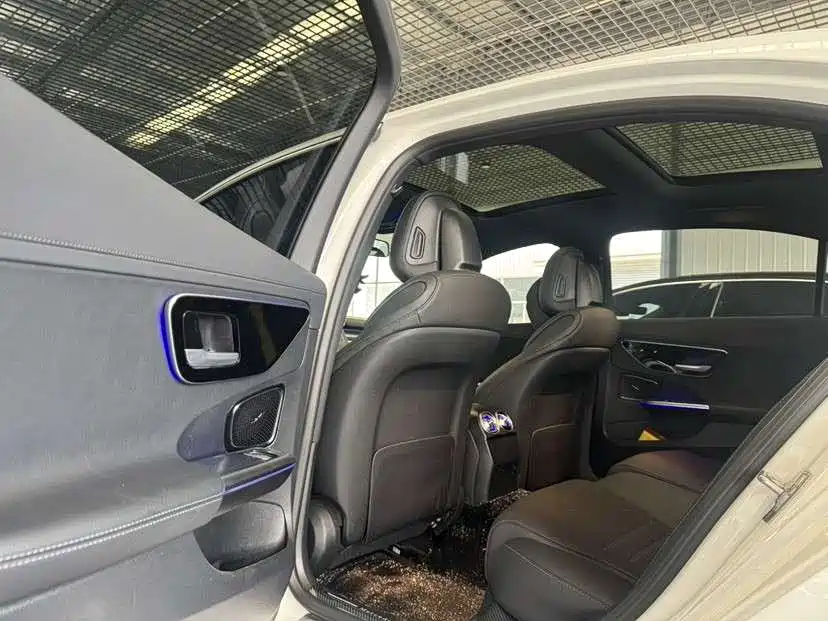 Mercedes-Benz C-Class 2023 — фото 7