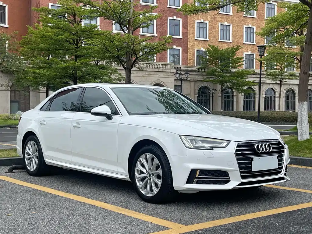 Audi A4L 2019 — фото 3