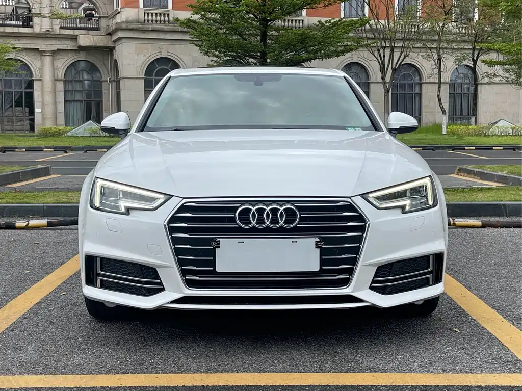 Audi A4L 2019 — фото 2