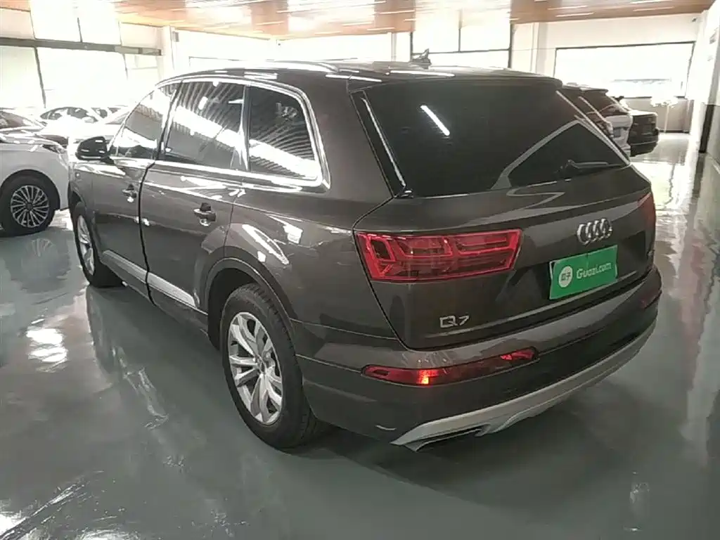 Audi Q7 2017 — фото 5
