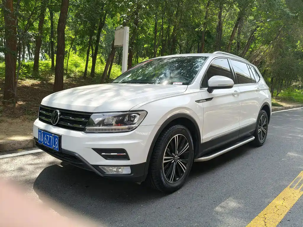 Volkswagen Tiguan L 2021 — фото 1