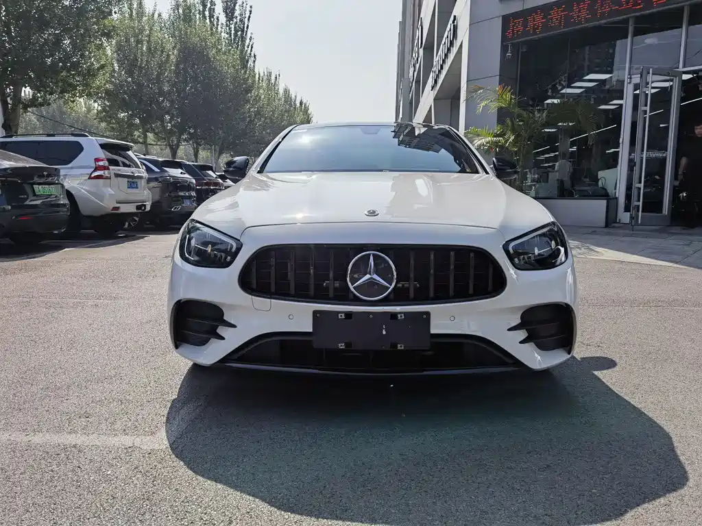 Mercedes-Benz E-Class 2022