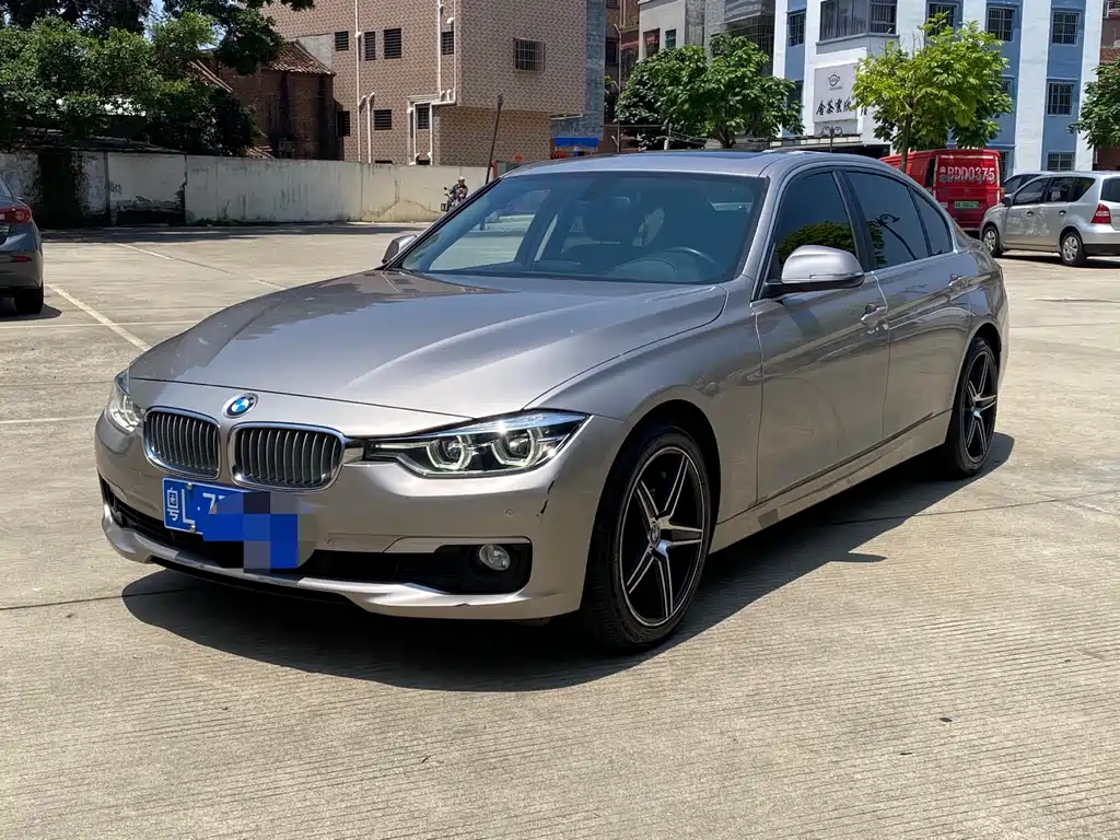 BMW 3 Series 2018 — фото 1