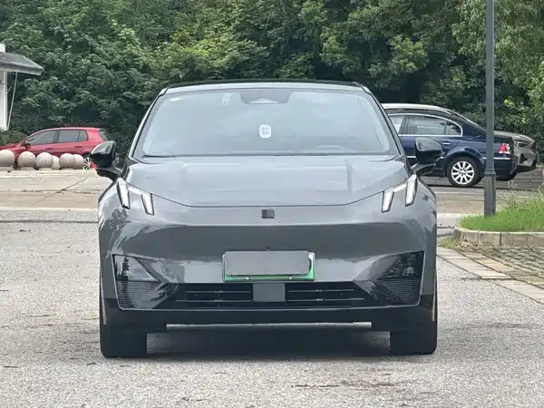 Lynk & Co Z20 2024