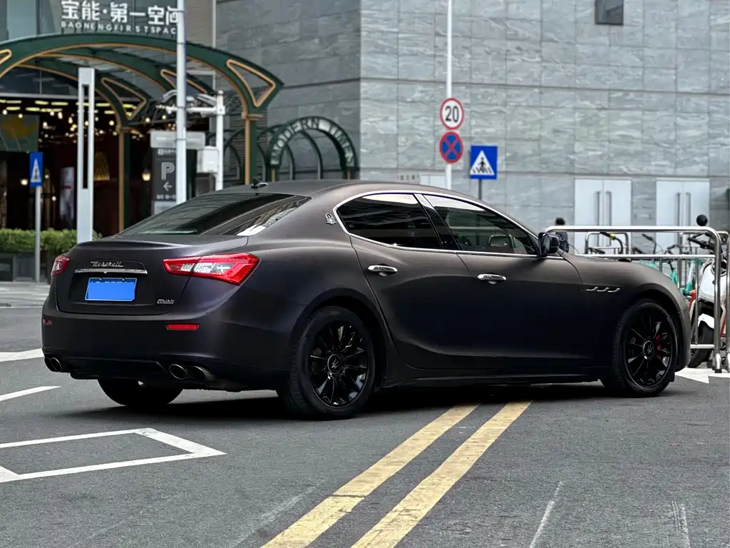 Maserati Ghibli 2017 — фото 20