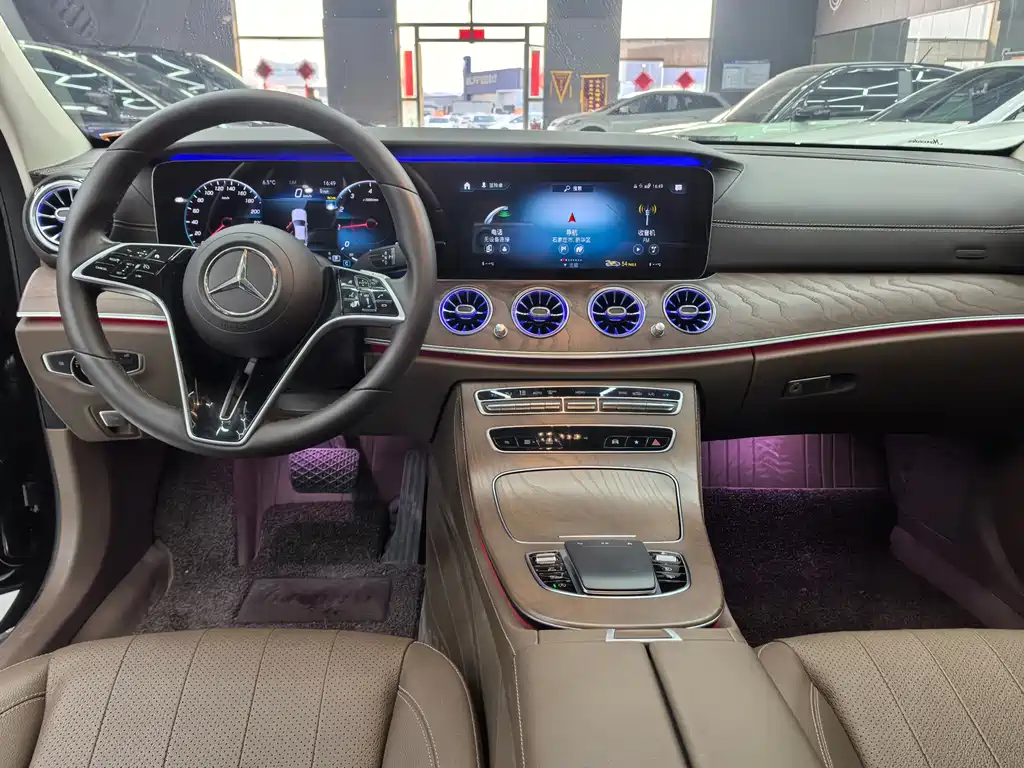 Mercedes-Benz E-Class 2023 — фото 14