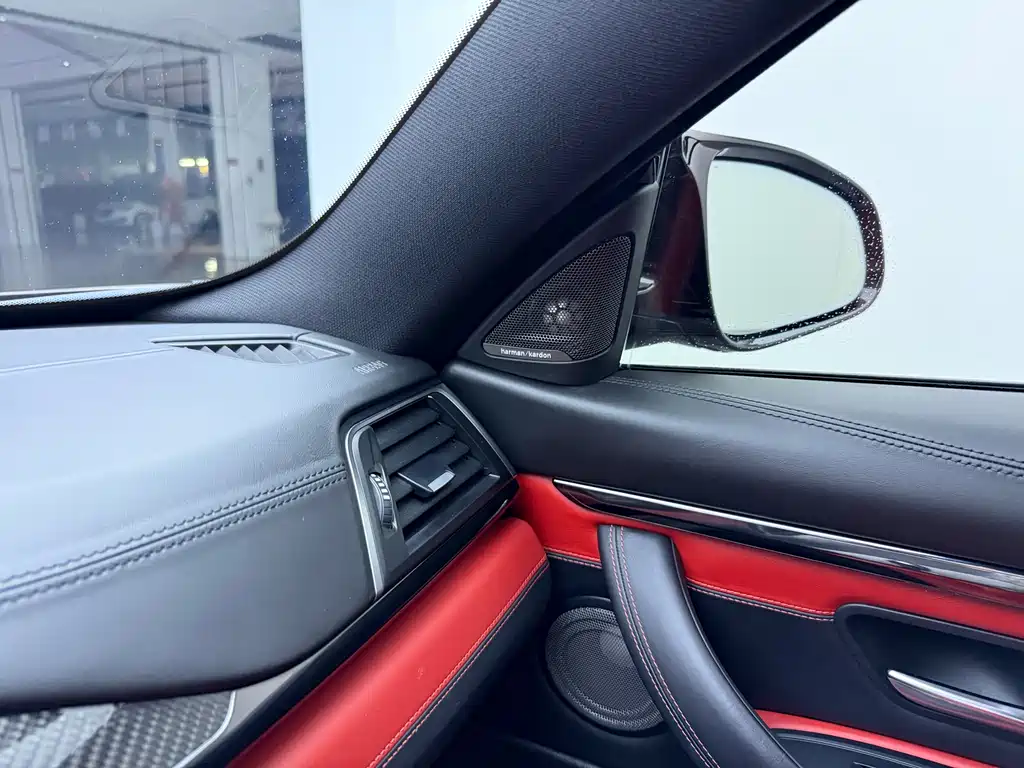 BMW M4 2018 — фото 18