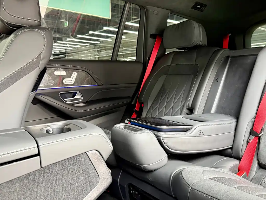 Mercedes-Benz GLS AMG 2026 — фото 36