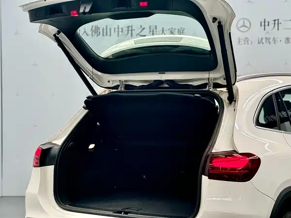 Mercedes-Benz GLA 2024