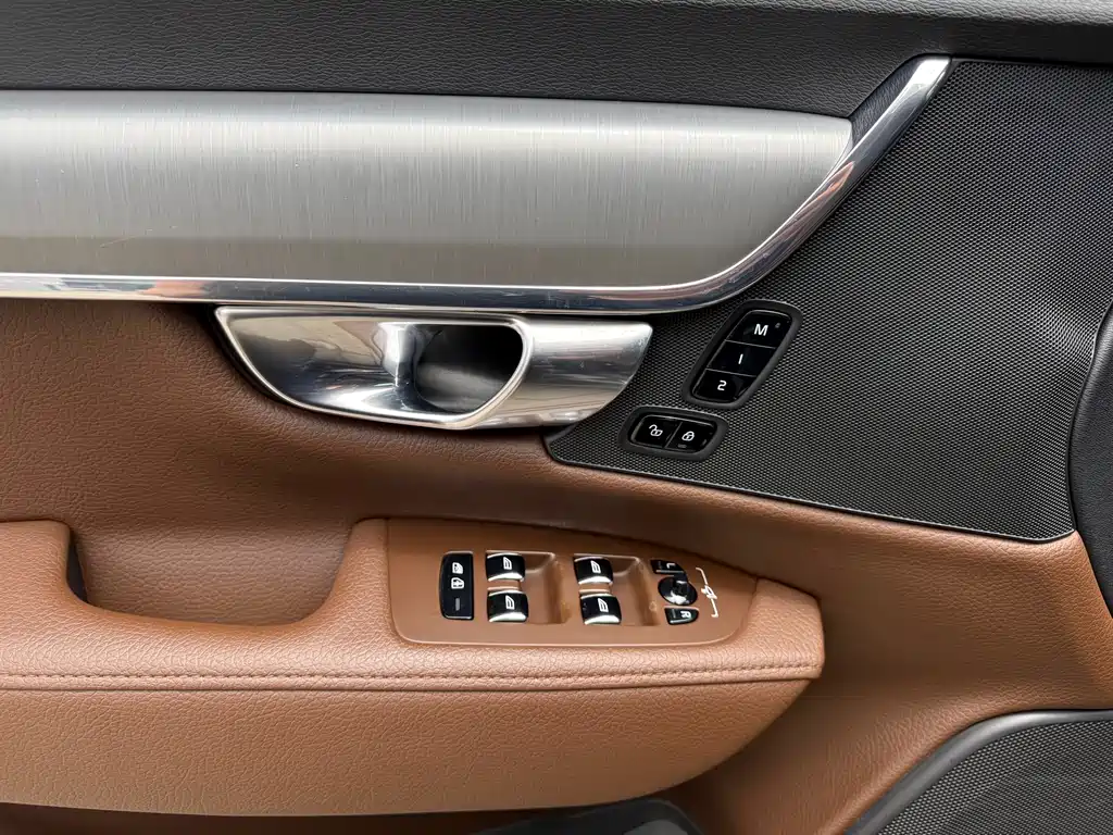 Volvo S90 2018 — фото 18