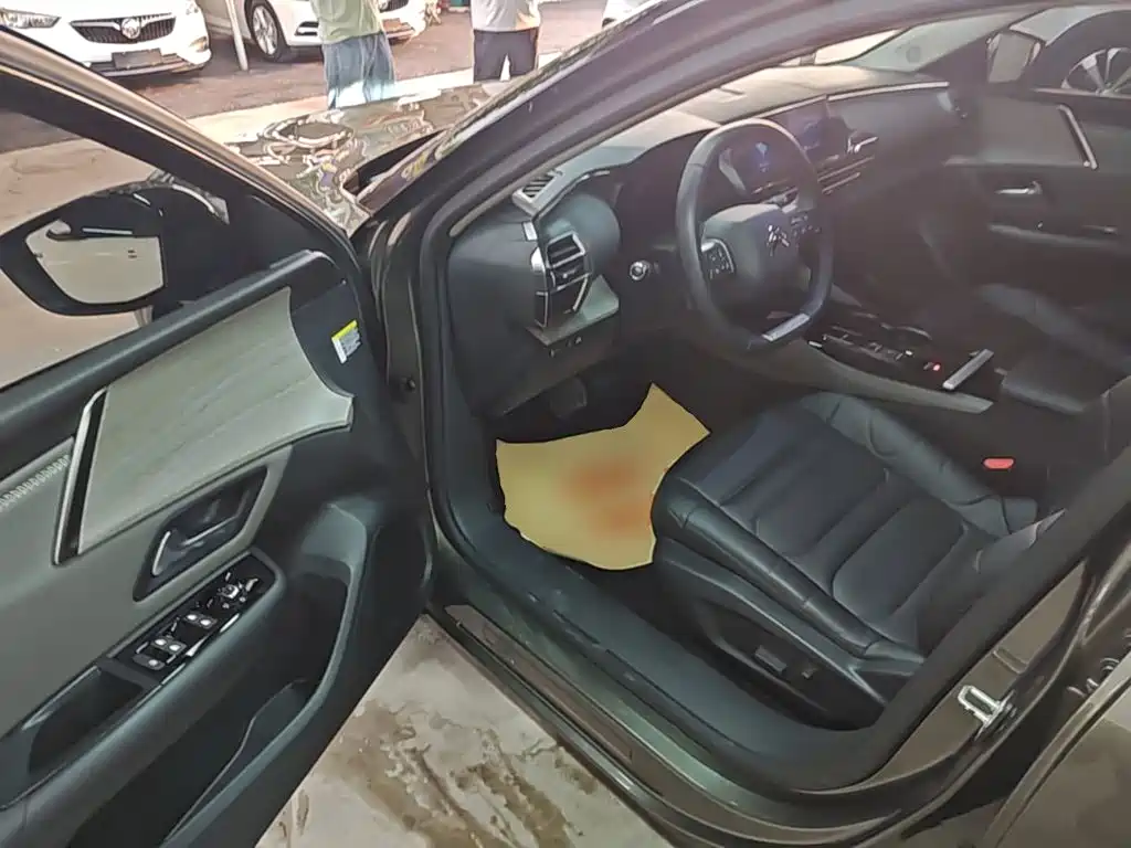 Citroën Versailles C5 X 2023 — фото 16