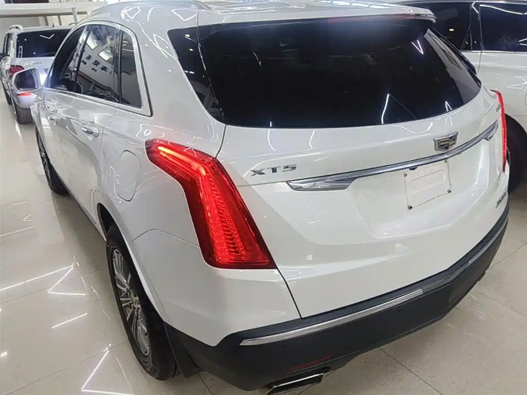 Cadillac XT5 2019 — фото 5