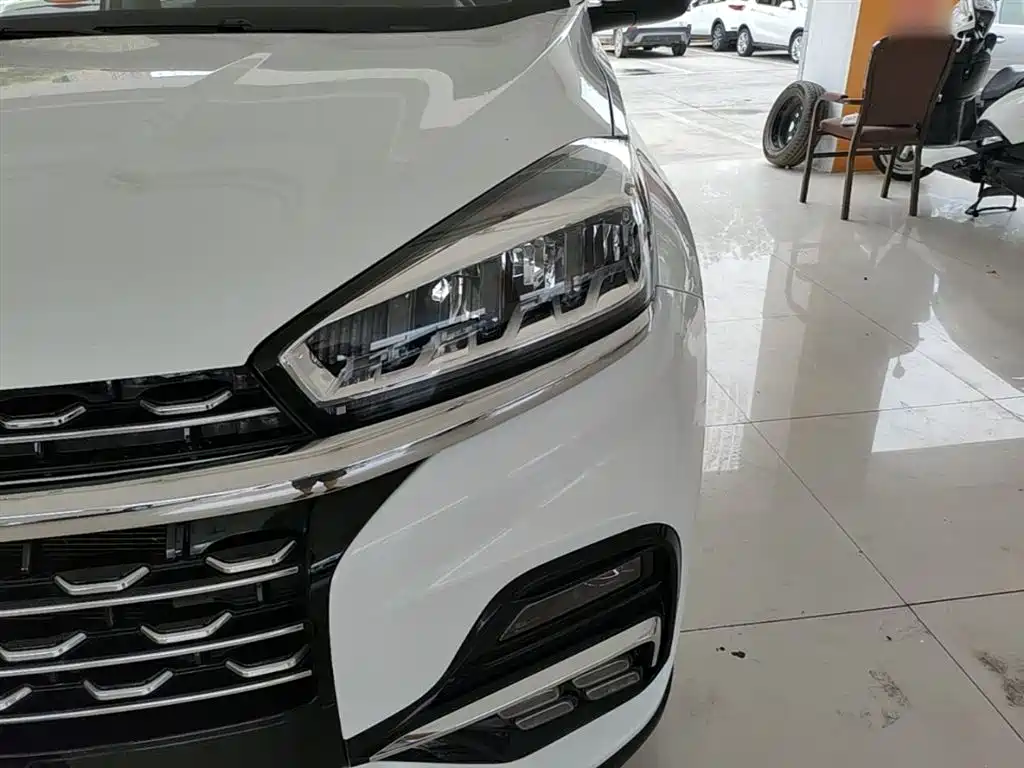Chery Tiggo 8 2023 — фото 24