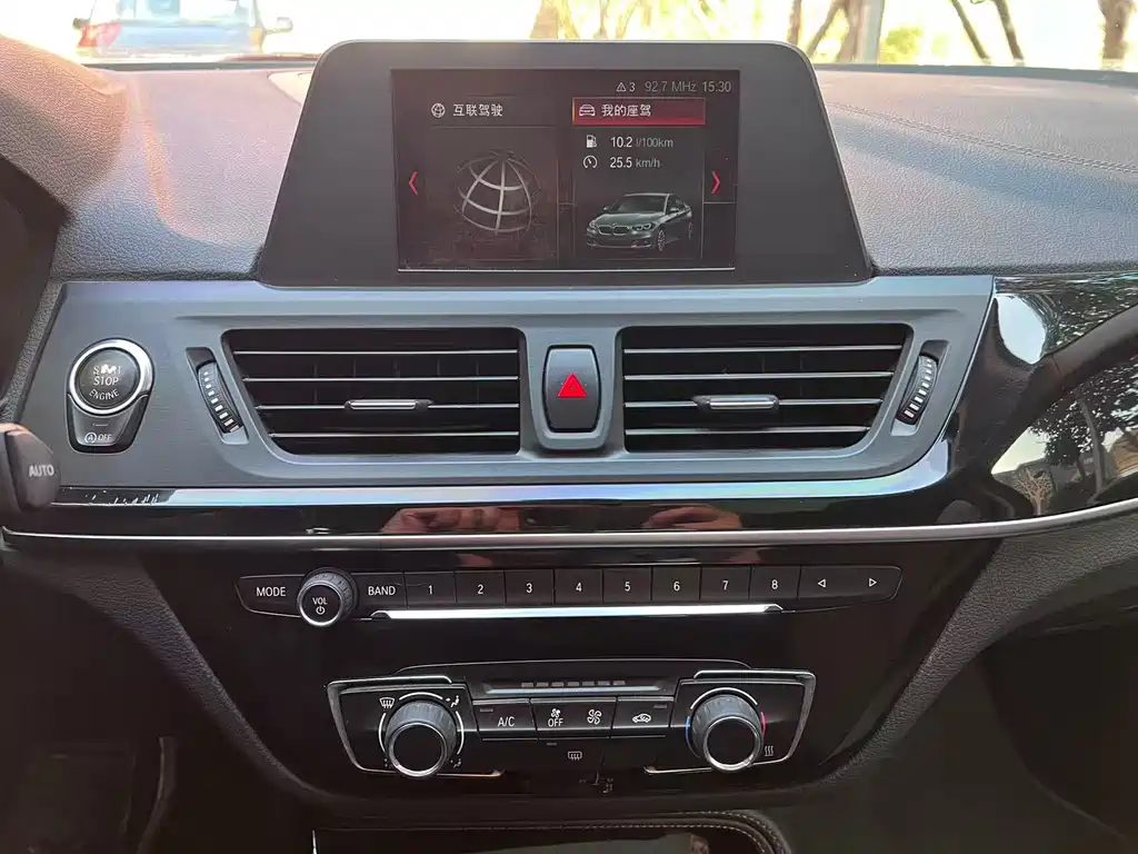 BMW 1 Series 2018 — фото 15