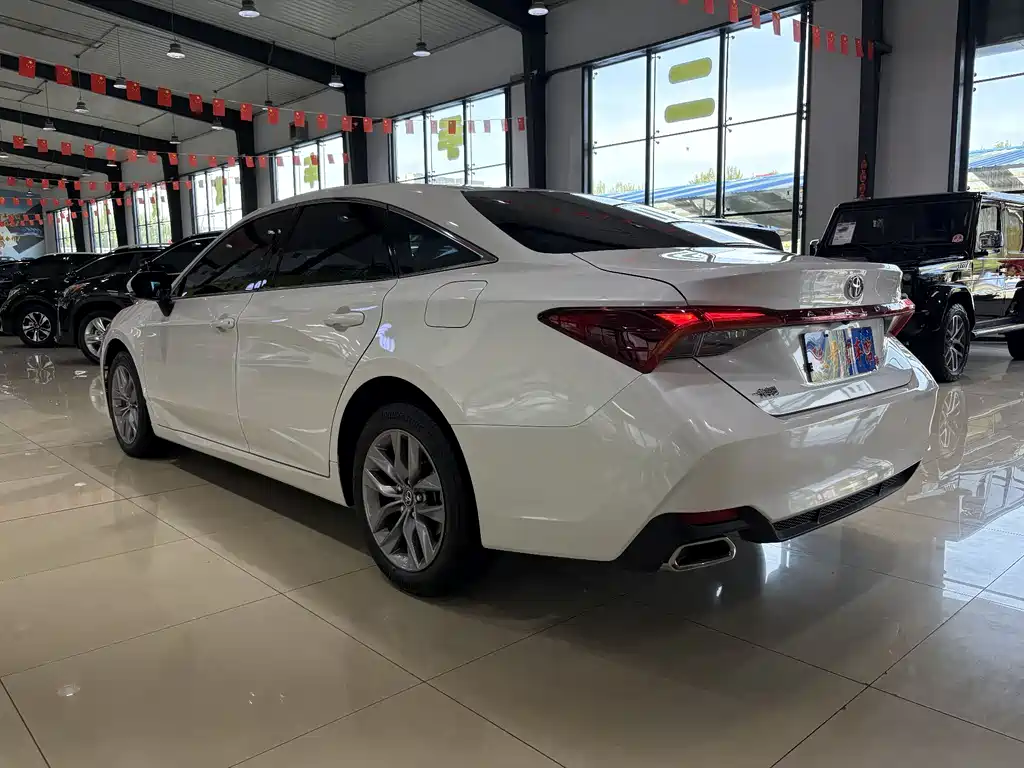 Toyota Avalon 2020 — фото 14