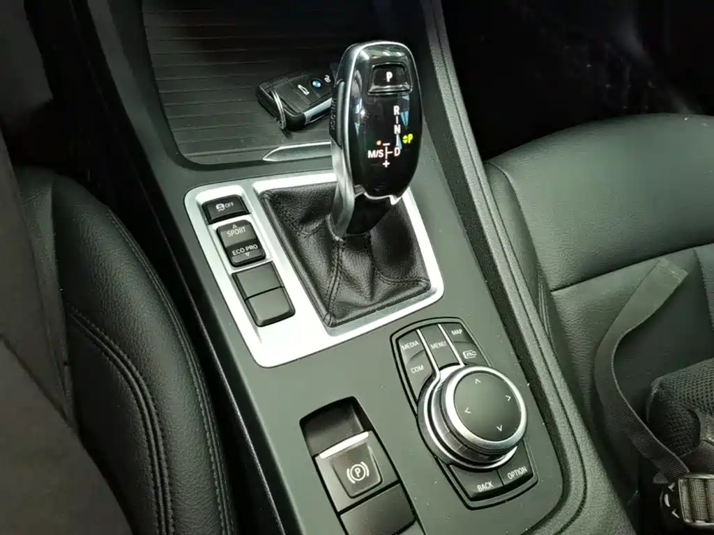 BMW 1 Series 2023 — фото 14
