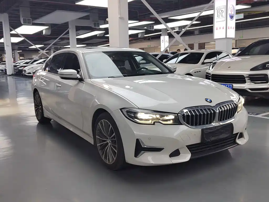 BMW 3 Series 2019 — фото 3
