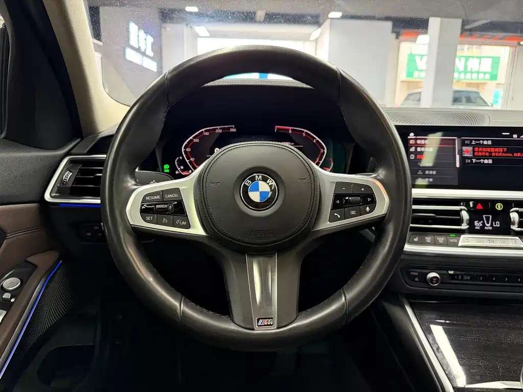 BMW 3 Series 2019 — фото 8