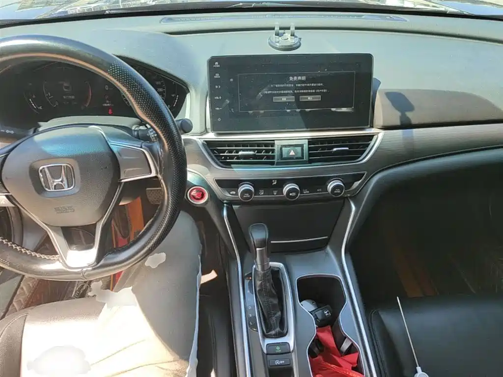 Honda Accord 2022 — фото 10