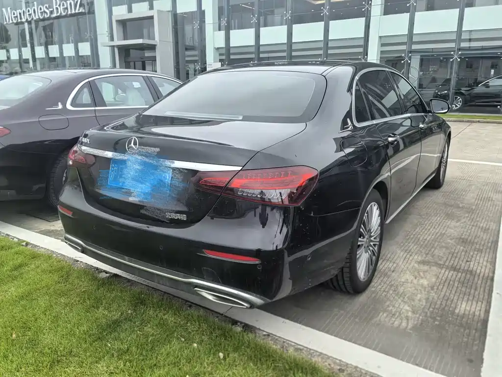 Mercedes-Benz E-Class 2023