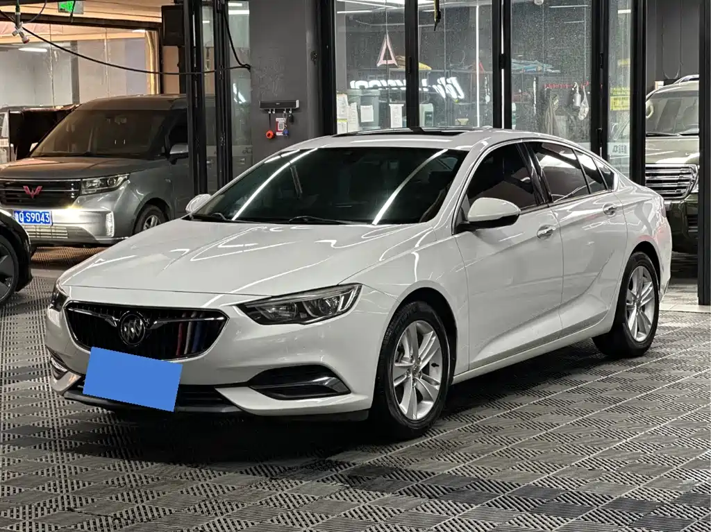 Buick Regal 2018 — фото 1